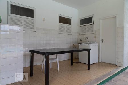 Casa à venda com 409m², 4 quartos e sem vaga Casa à venda com 409m², 4 quartos e sem vagaLavanderia