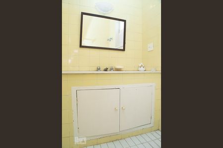 Casa à venda com 409m², 4 quartos e sem vaga Casa à venda com 409m², 4 quartos e sem vagaBanheiro