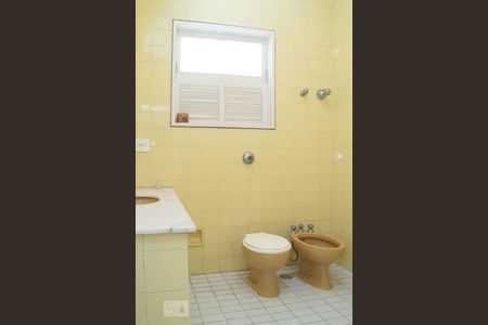 Casa à venda com 409m², 4 quartos e sem vaga Casa à venda com 409m², 4 quartos e sem vagaBanheiro