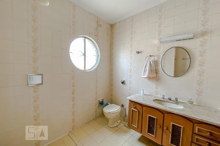 Casa à venda com 165m², 3 quartos e 2 vagas Casa à venda com 165m², 3 quartos e 2 vagasBanheiro da Suite