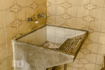 Casa à venda com 165m², 3 quartos e 2 vagas Casa à venda com 165m², 3 quartos e 2 vagasDetalhe Lavanderia