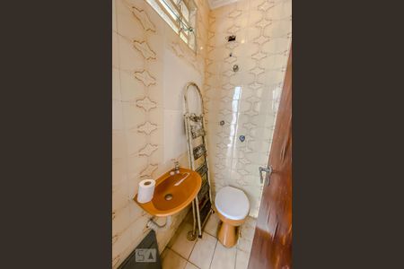 Casa à venda com 165m², 3 quartos e 2 vagas Casa à venda com 165m², 3 quartos e 2 vagasBanheiro de Serviço