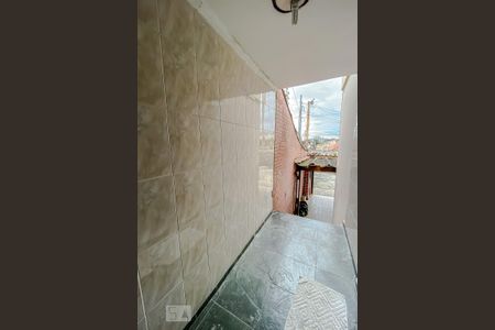 Casa à venda com 165m², 3 quartos e 2 vagas Casa à venda com 165m², 3 quartos e 2 vagasEntrada