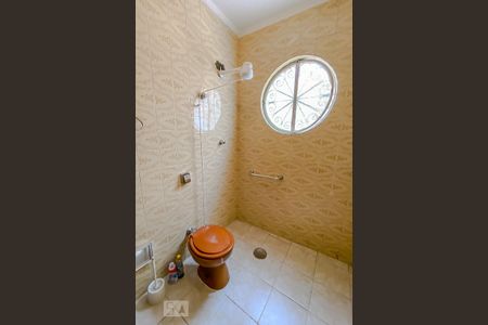 Casa à venda com 165m², 3 quartos e 2 vagas Casa à venda com 165m², 3 quartos e 2 vagasBanheiro