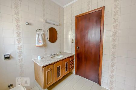 Casa à venda com 165m², 3 quartos e 2 vagas Casa à venda com 165m², 3 quartos e 2 vagasBanheiro da Suite