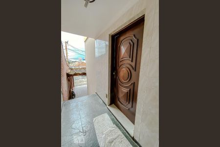 Casa à venda com 165m², 3 quartos e 2 vagas Casa à venda com 165m², 3 quartos e 2 vagasEntrada