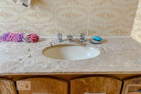 Casa à venda com 165m², 3 quartos e 2 vagas Casa à venda com 165m², 3 quartos e 2 vagasDetalhe Banheiro