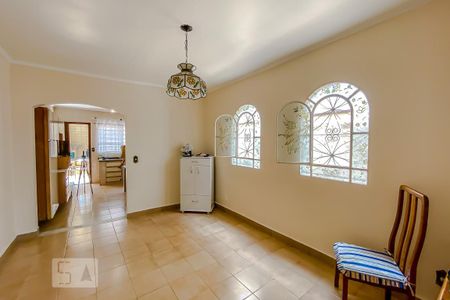 Casa à venda com 165m², 3 quartos e 2 vagas Casa à venda com 165m², 3 quartos e 2 vagasCozinha