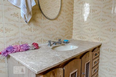 Casa à venda com 165m², 3 quartos e 2 vagas Casa à venda com 165m², 3 quartos e 2 vagasDetalhe Banheiro