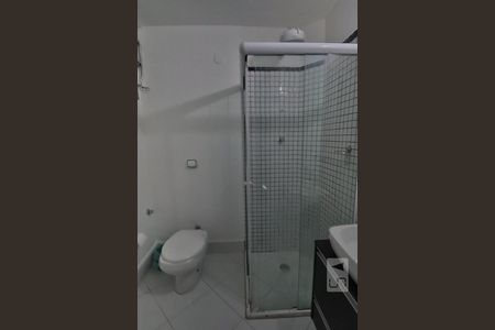 Banheiro de apartamento para alugar com 1 quarto, 27m² em Jardins, São Paulo