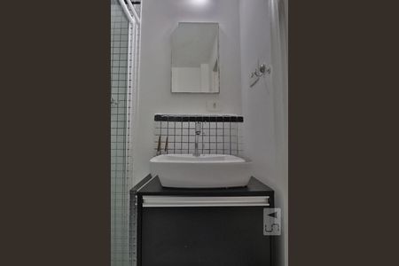 Banheiro de apartamento para alugar com 1 quarto, 27m² em Jardins, São Paulo