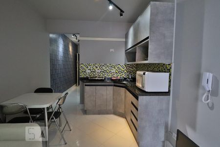 Sala/Cozinha de apartamento para alugar com 1 quarto, 27m² em Jardins, São Paulo