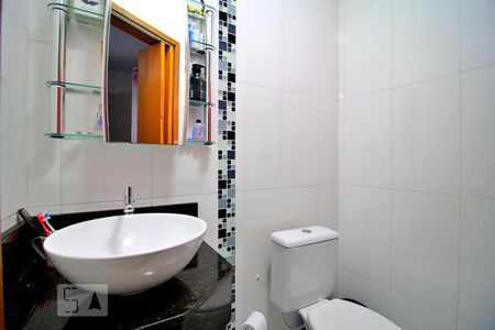 Casa à venda com 146m², 2 quartos e 3 vagasBanheiro da Suíte 1