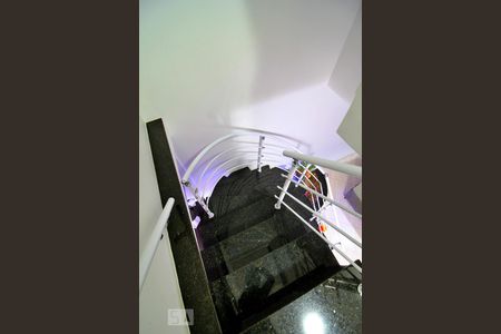 Casa à venda com 146m², 2 quartos e 3 vagasEscada