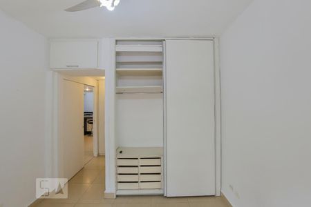 Suíte de apartamento para alugar com 2 quartos, 72m² em Vila Olímpia, São Paulo