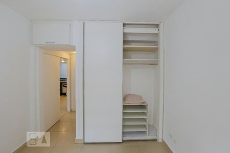 Suíte de apartamento para alugar com 2 quartos, 72m² em Vila Olímpia, São Paulo