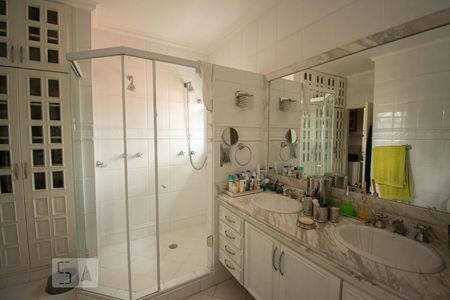 Casa à venda com 600m², 4 quartos e 1 vaga Casa à venda com 600m², 4 quartos e 1 vagaBanheiro da Suíte 1