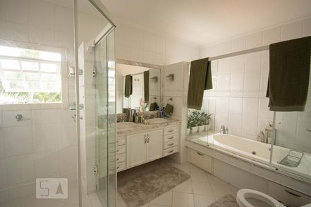 Casa à venda com 600m², 4 quartos e 1 vaga Casa à venda com 600m², 4 quartos e 1 vagaBanheiro da Suíte 1