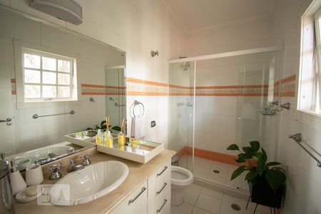 Casa à venda com 600m², 4 quartos e 1 vaga Casa à venda com 600m², 4 quartos e 1 vagaBanheiro da Suíte 2