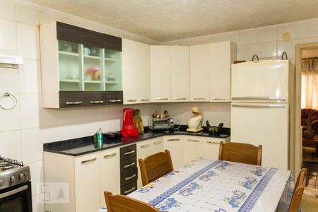 Casa à venda com 160m², 2 quartos e 2 vagas Casa à venda com 160m², 2 quartos e 2 vagasCozinha