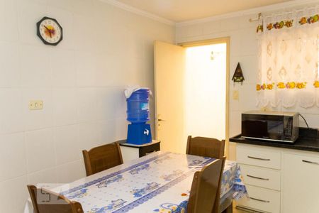Casa à venda com 160m², 2 quartos e 2 vagas Casa à venda com 160m², 2 quartos e 2 vagasCozinha