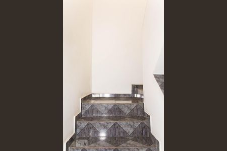 Escada de casa à venda com 2 quartos, 160m² em Baeta Neves, São Bernardo do Campo