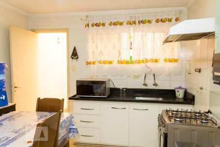 Casa à venda com 160m², 2 quartos e 2 vagas Casa à venda com 160m², 2 quartos e 2 vagasCozinha