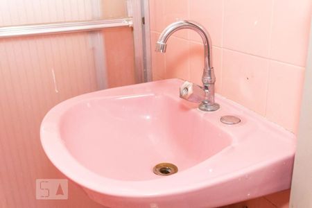 Casa à venda com 160m², 2 quartos e 2 vagas Casa à venda com 160m², 2 quartos e 2 vagasBanheiro