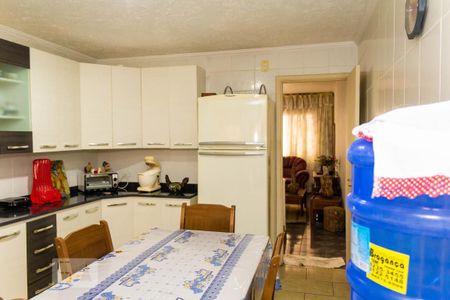 Casa à venda com 160m², 2 quartos e 2 vagas Casa à venda com 160m², 2 quartos e 2 vagasCozinha