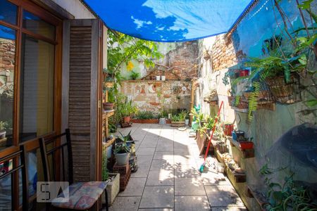 Casa à venda com 227m², 4 quartos e 1 vaga Casa à venda com 227m², 4 quartos e 1 vagaQuintal