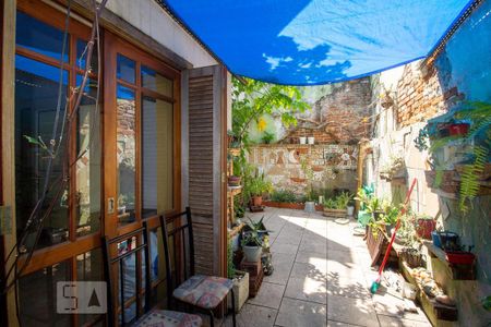 Casa à venda com 227m², 4 quartos e 1 vaga Casa à venda com 227m², 4 quartos e 1 vagaQuintal