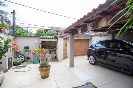 Casa à venda com 230m², 3 quartos e 3 vagasQuintal