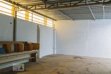 Casa à venda com 300m², 3 quartos e 6 vagas Casa à venda com 300m², 3 quartos e 6 vagasGaragem