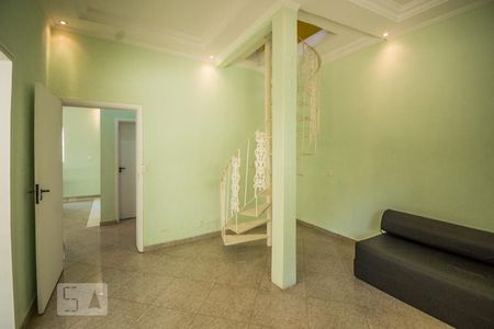 Casa à venda com 250m², 5 quartos e 2 vagas Casa à venda com 250m², 5 quartos e 2 vagasSala de Estar