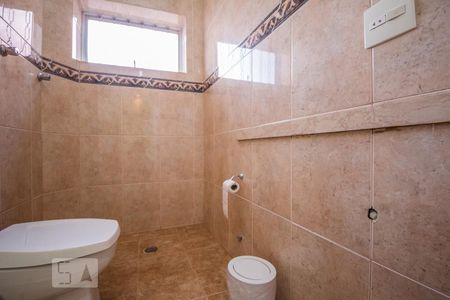 Casa à venda com 250m², 5 quartos e 2 vagas Casa à venda com 250m², 5 quartos e 2 vagasLavabo