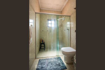 Casa à venda com 250m², 5 quartos e 2 vagas Casa à venda com 250m², 5 quartos e 2 vagasBanheiro da Suíte