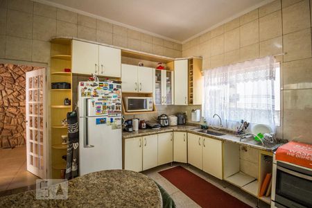 Casa à venda com 250m², 5 quartos e 2 vagas Casa à venda com 250m², 5 quartos e 2 vagasCozinha