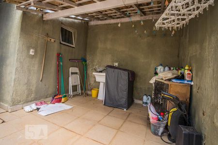 Casa à venda com 250m², 5 quartos e 2 vagas Casa à venda com 250m², 5 quartos e 2 vagasÁrea de Serviço