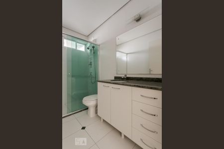 Apartamento à venda com 230m², 3 quartos e 1 vaga Apartamento à venda com 230m², 3 quartos e 1 vagaBanheiro da Suíte