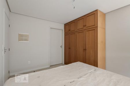 Apartamento à venda com 230m², 3 quartos e 1 vaga Apartamento à venda com 230m², 3 quartos e 1 vagaSuíte