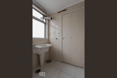 Apartamento à venda com 230m², 3 quartos e 1 vaga Apartamento à venda com 230m², 3 quartos e 1 vagaÁrea de Serviço