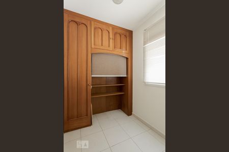 Apartamento à venda com 230m², 3 quartos e 1 vaga Apartamento à venda com 230m², 3 quartos e 1 vagaQuarto de Serviço