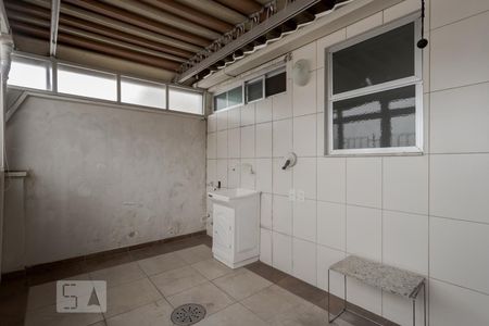 Apartamento à venda com 230m², 3 quartos e 1 vaga Apartamento à venda com 230m², 3 quartos e 1 vagaÁrea de Serviço 2