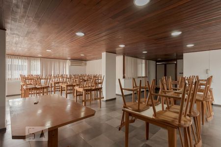 Apartamento à venda com 230m², 3 quartos e 1 vaga Apartamento à venda com 230m², 3 quartos e 1 vagaÁrea comum - Salão de festas