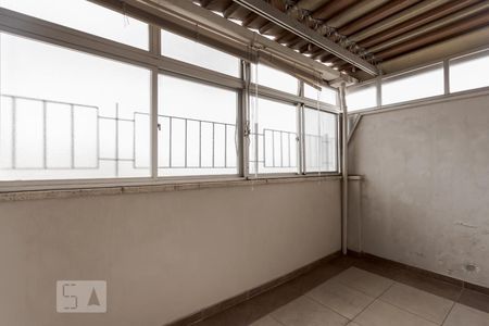 Apartamento à venda com 230m², 3 quartos e 1 vaga Apartamento à venda com 230m², 3 quartos e 1 vagaÁrea de Serviço 2