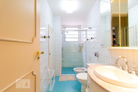 Apartamento à venda com 229m², 4 quartos e 2 vagas Apartamento à venda com 229m², 4 quartos e 2 vagasBanheiro Social