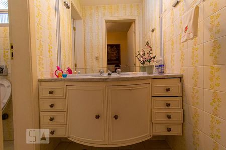 Apartamento à venda com 229m², 4 quartos e 2 vagas Apartamento à venda com 229m², 4 quartos e 2 vagasLavabo