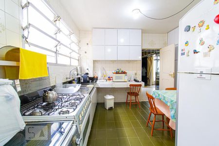 Apartamento à venda com 229m², 4 quartos e 2 vagas Apartamento à venda com 229m², 4 quartos e 2 vagasCozinha