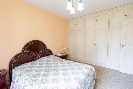 Apartamento à venda com 229m², 4 quartos e 2 vagas Apartamento à venda com 229m², 4 quartos e 2 vagasSuíte 1