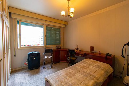 Apartamento à venda com 229m², 4 quartos e 2 vagas Apartamento à venda com 229m², 4 quartos e 2 vagasSuíte 2